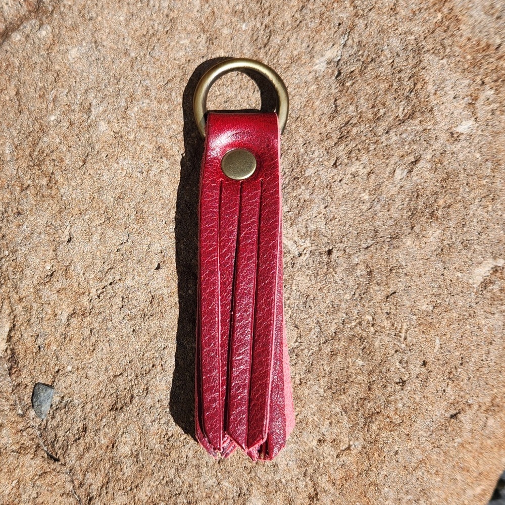 Portland Leather NWOT 🦄 (Sangria) Small Tassel Keychain.